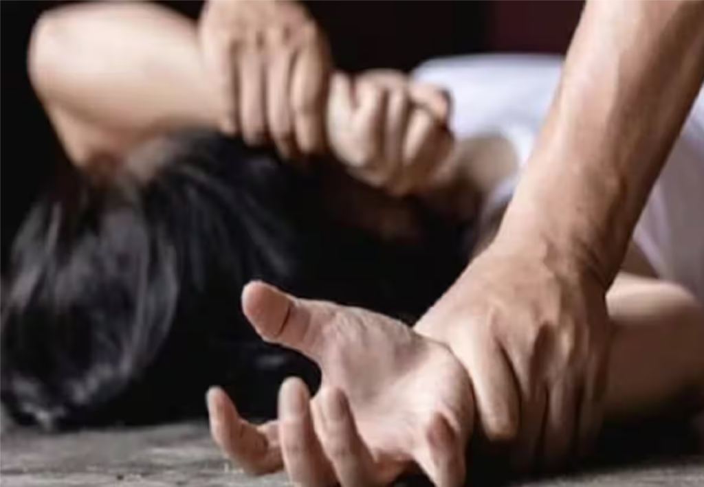 ନାବାଳିକାଙ୍କୁ ଘରକୁ ଡାକି ସାଙ୍ଗ ମାନଙ୍କ ସହିତ କଲେ ଗଣବଳାତ୍କାର, ୪ ନାବାଳକ ଗିରଫ