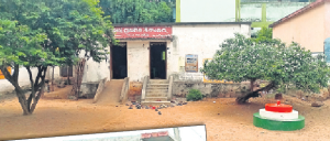 ୨ କୋଠରିରେ ପଢ଼ୁଛନ୍ତି ୧୦୪ ଛାତ୍ରୀଛାତ୍ର