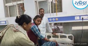 ମନ୍ତ୍ରୀଙ୍କ ଅପେକ୍ଷାରେ ଠିଆ ହୋଇଥିଲେ, ହଠାତ ବେହୋସ୍‌ ହେଲେ ଛାତ୍ରୀ